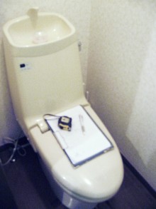 タンク付トイレからタンクレスへ サティスSに交換 タンク付トイレからタンクレスへ サティスSに交換